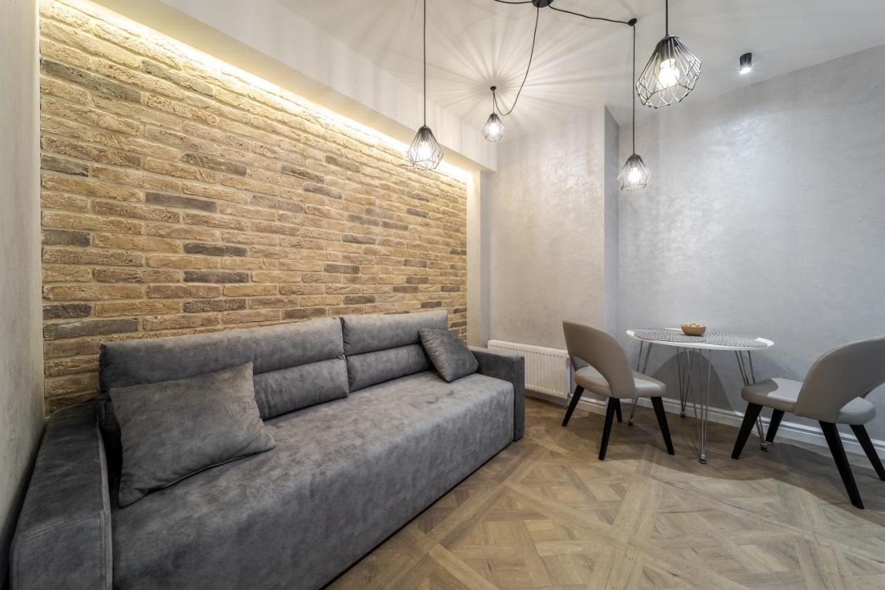 View On Rynok Square Apartments Лвив Екстериор снимка