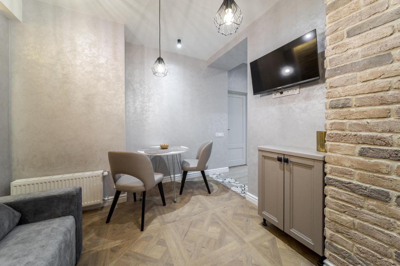 View On Rynok Square Apartments Лвив Екстериор снимка