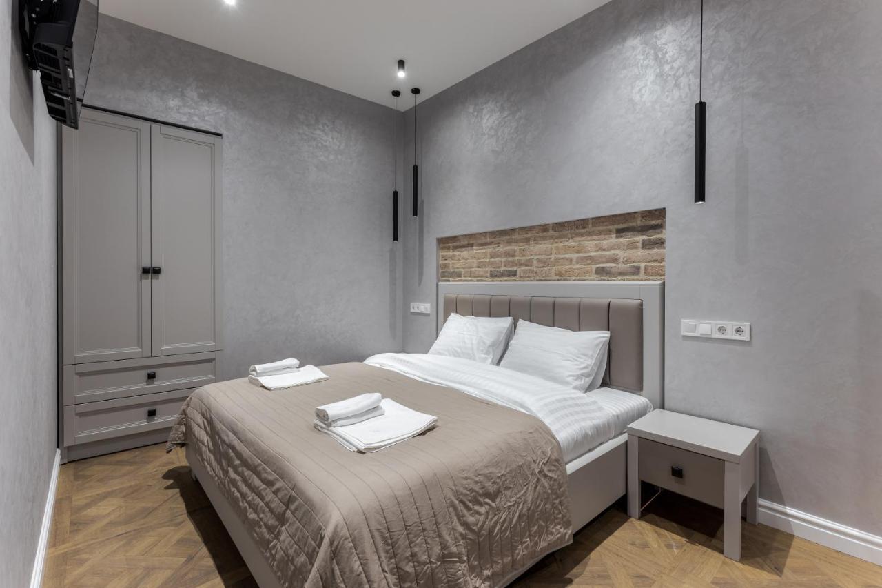 View On Rynok Square Apartments Лвив Екстериор снимка